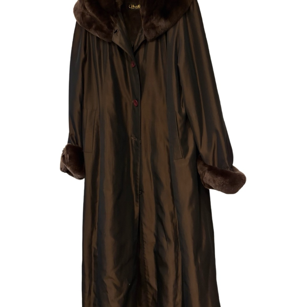 Elegant Brown Trench Coat with Mink Fur Details